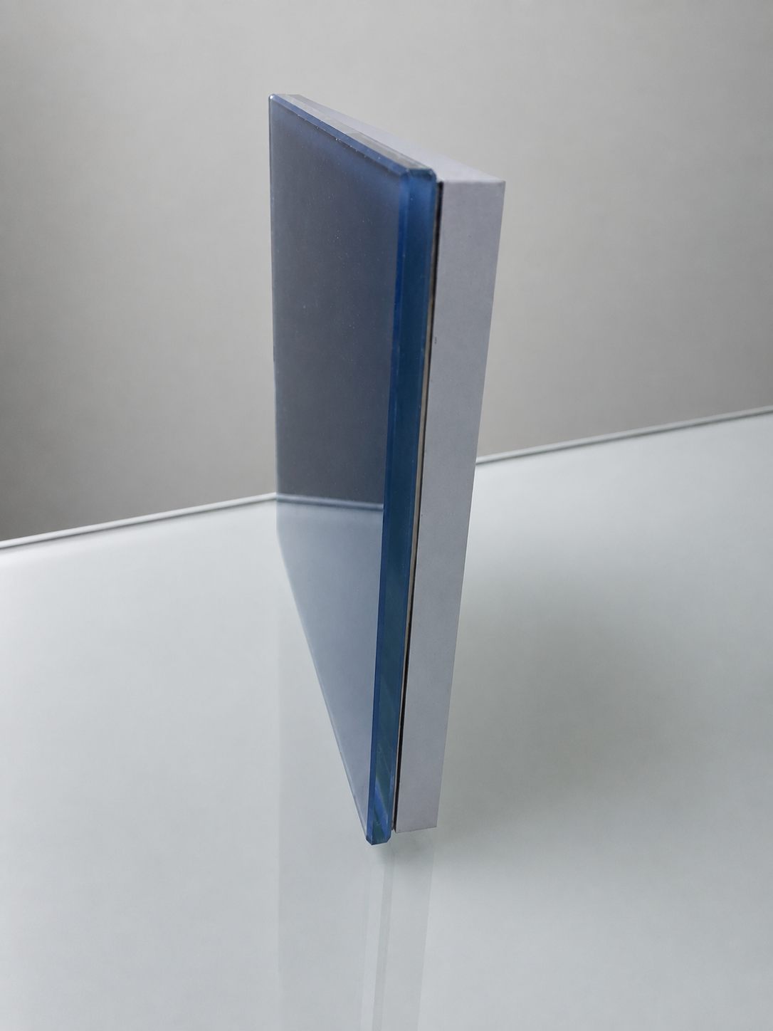 Seitenansicht: Glas + Aluprofil — Gesamtaufbau 15 mm